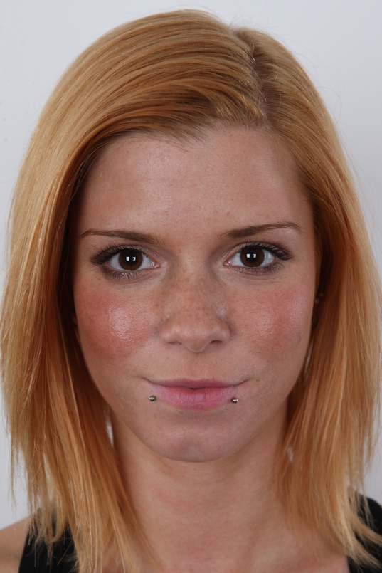 1. Download full pics of Kristyna (22) from czechcasting.com