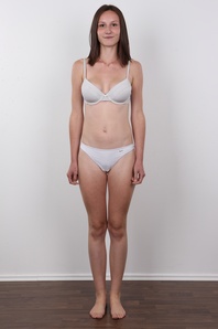 7. Download full pics of Kristyna (18) from czechcasting.com