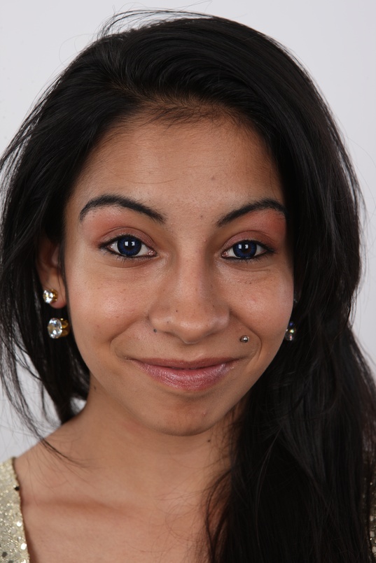 1. Download full pics of Iveta (20) from czechcasting.com