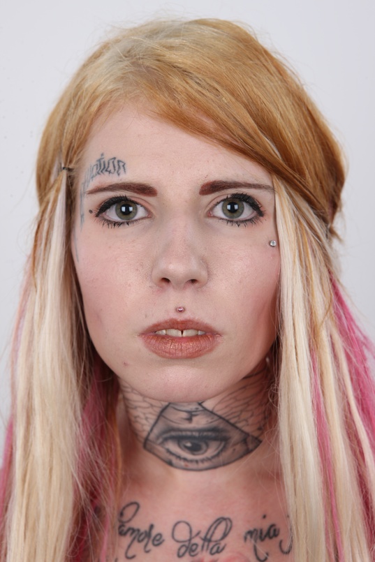 1. Download full pics of Jirina (20) from czechcasting.com