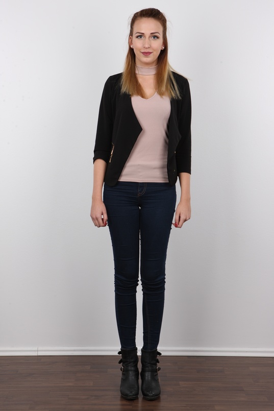 2. Download full pics of Eva (18) from czechcasting.com