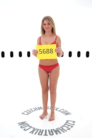 Czech Casting: Dominika (19) 360°