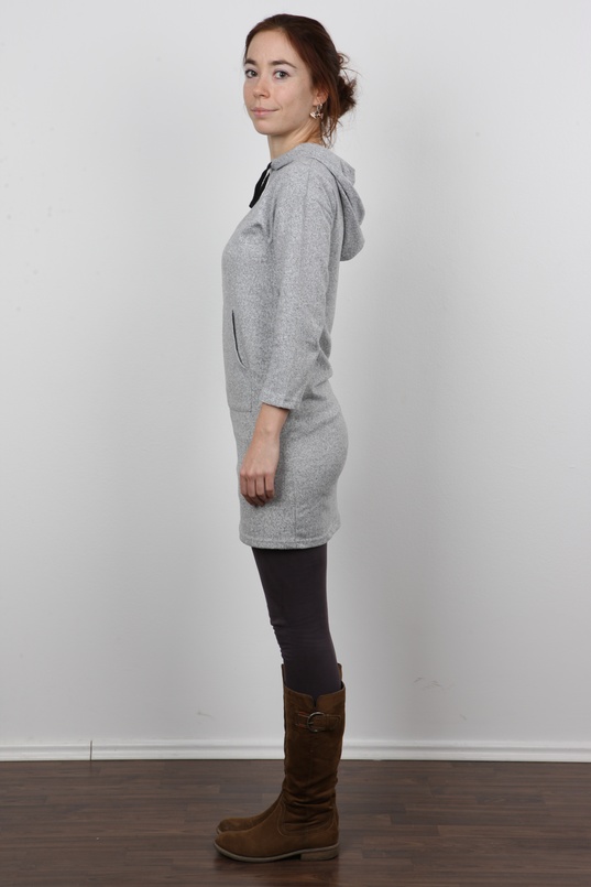 3. Download full pics of Jana (25) from czechcasting.com