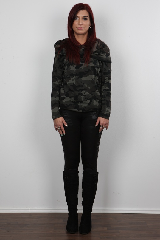 2. Download full pics of Renata (27) from czechcasting.com