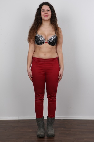 4. Download full pics of model Kristyna (23) from czechcasting.com