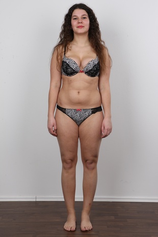 7. Download full pics of model Kristyna (23) from czechcasting.com
