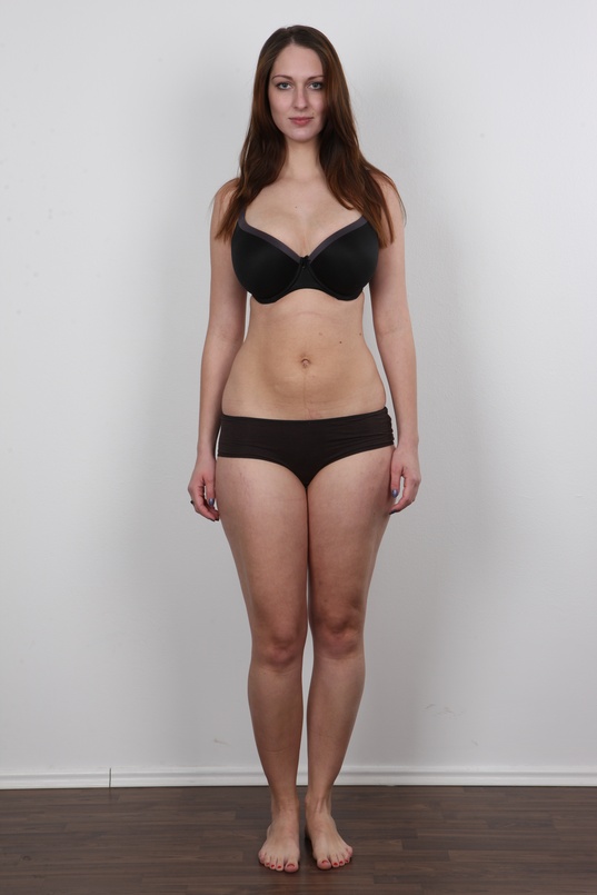 7. Download full pics of Tereza (24) from czechcasting.com