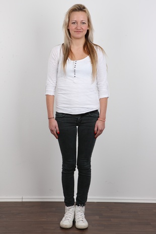 2. Download full pics of model Lucie (23) from czechcasting.com
