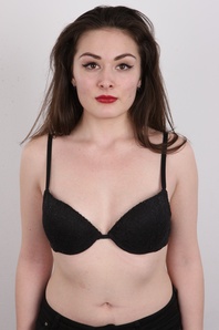 5. Download full pics of Eva (18) from czechcasting.com