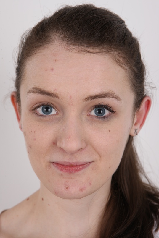 1. Download full pics of Eliska (22) from czechcasting.com