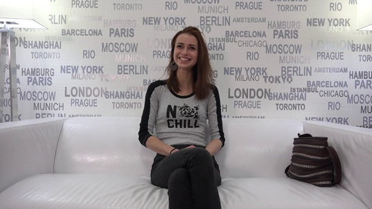 1. Download full pics of Veronika (25) from czechcasting.com