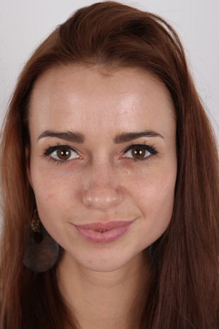 1. Download full pics of model Veronika (25) from czechcasting.com
