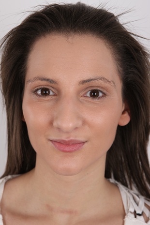 1. Download full pics of model Nikola (20) from czechcasting.com