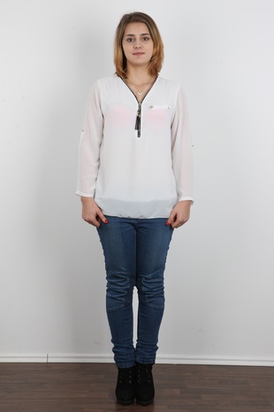 2. Download full pics of model Petra (19) from czechcasting.com