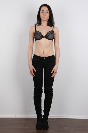 4. Download full pics of model Kristyna (24) from czechcasting.com
