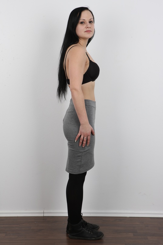 5. Download full pics of Veronika (21) from czechcasting.com