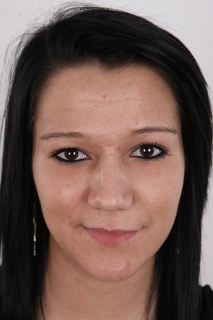 1. Download full pics of model Denisa (21) from czechcasting.com