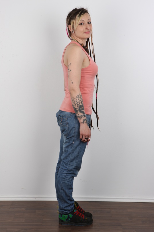 3. Download full pics of Eva (26) from czechcasting.com