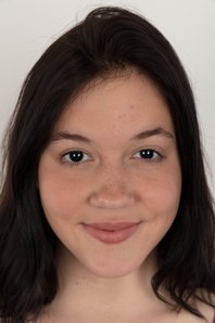 1. Download full pics of Nikol (18) from czechcasting.com