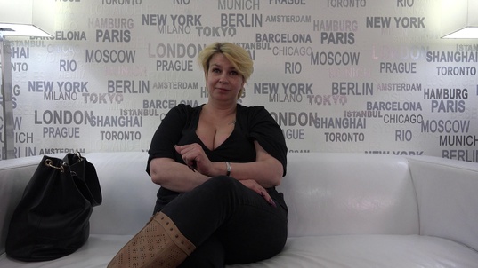 1. Download full pics of Mirka (42) from czechcasting.com