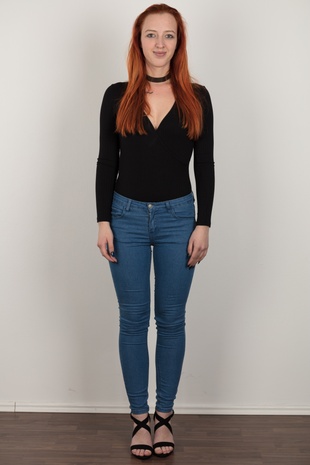 2. Download full pics of model Veronika (18) from czechcasting.com