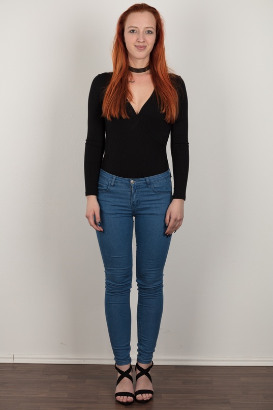 2. Download full pics of Veronika (18) from czechcasting.com