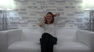 1. Download full pics of Tereza (28) from czechcasting.com