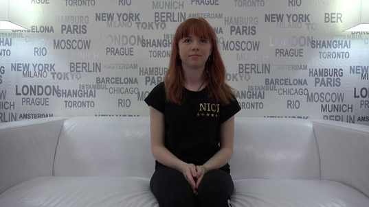 1. Download full pics of Niky (18) from czechcasting.com