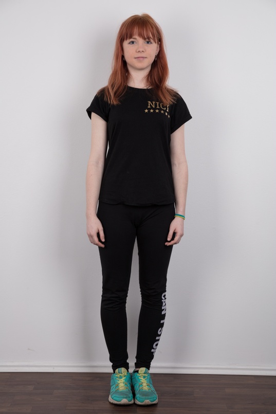 2. Download full pics of Niky (18) from czechcasting.com