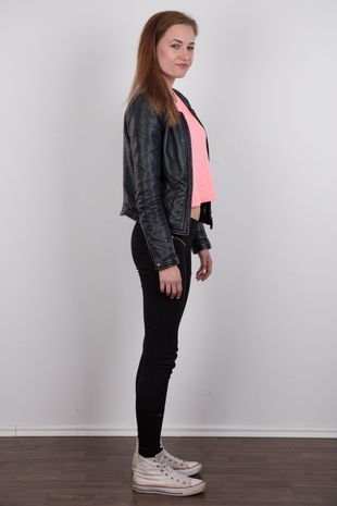 3. Download full pics of model Lucie (18) from czechcasting.com