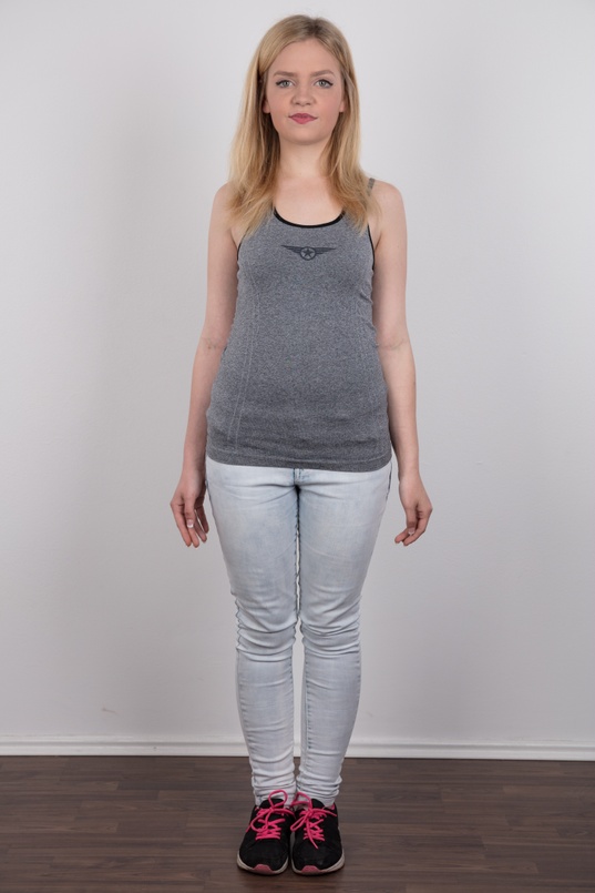 2. Download full pics of Michaela (18) from czechcasting.com