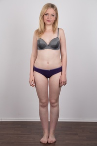 7. Download full pics of Michaela (18) from czechcasting.com