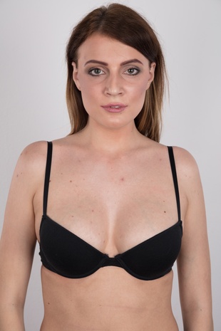 6. Download full pics of model Klara (21) from czechcasting.com