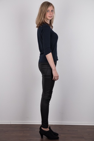 3. Download full pics of model Daniela (22) from czechcasting.com