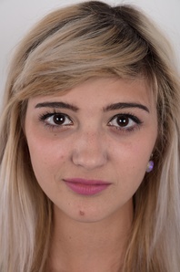 1. Download full pics of Karolina (19) from czechcasting.com