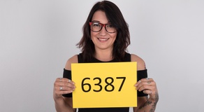 Andrea (25)
