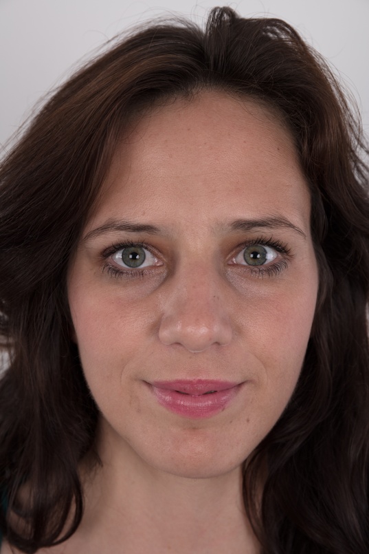 1. Download full pics of Stepanka (25) from czechcasting.com