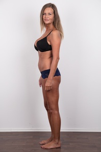 5. Download full pics of Karolina (43) from czechcasting.com