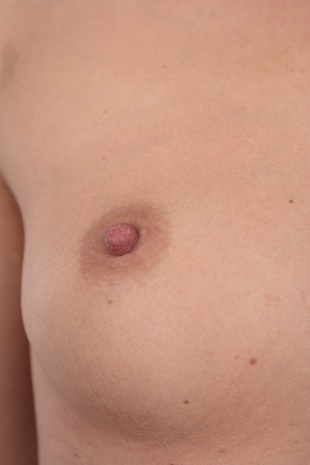 9. Download full pics of model Aneta (28) from czechcasting.com