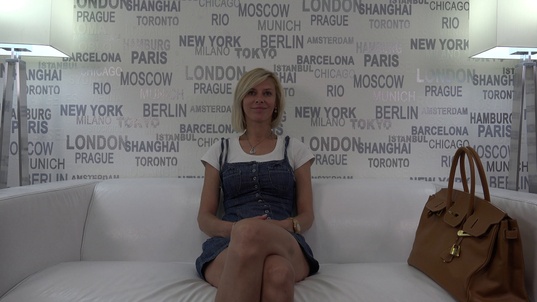 1. Download full pics of Zaneta (33) from czechcasting.com