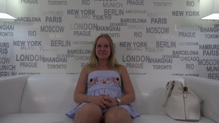 1. Download full pics of Veronika (23) from czechcasting.com