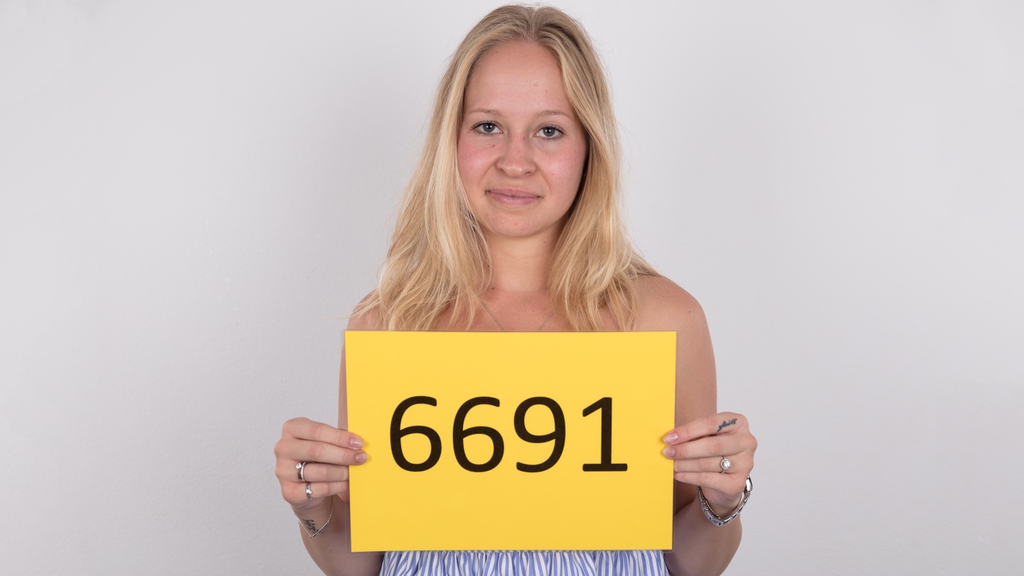 Veronika (23)