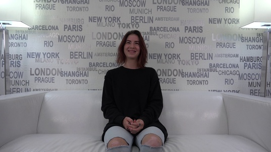 1. Download full pics of Julie (19) from czechcasting.com