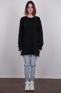 2. Download full pics of Julie (19) from czechcasting.com