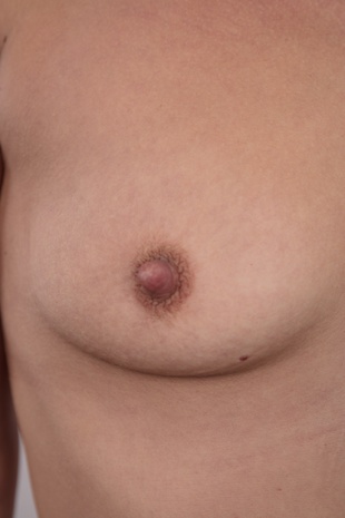 9. Download full pics of model Simona (27) from czechcasting.com