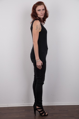 3. Download full pics of model Hanka - honza (28) from czechcasting.com