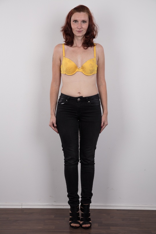 4. Download full pics of Hanka - honza (28) from czechcasting.com