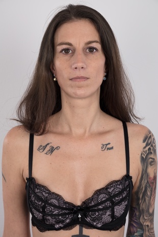 6. Download full pics of model Alzbeta (34) from czechcasting.com