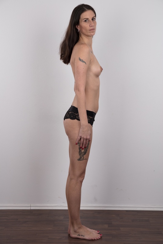 9. Download full pics of Alzbeta (34) from czechcasting.com