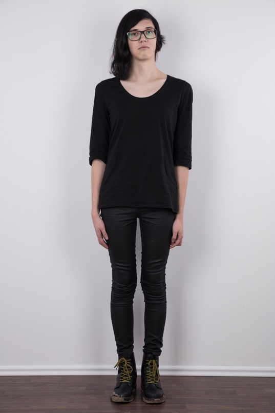 2. Download full pics of Misa (22) from czechcasting.com